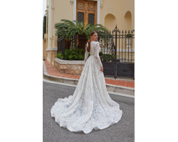 Wedding dress 828
