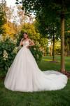Wedding dress 22012